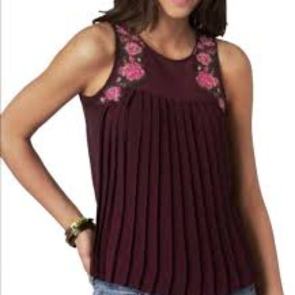 American Eagle Outfitters Tops - American eagle shirt